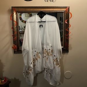 Gorgeous Off White Embroidered Wrap